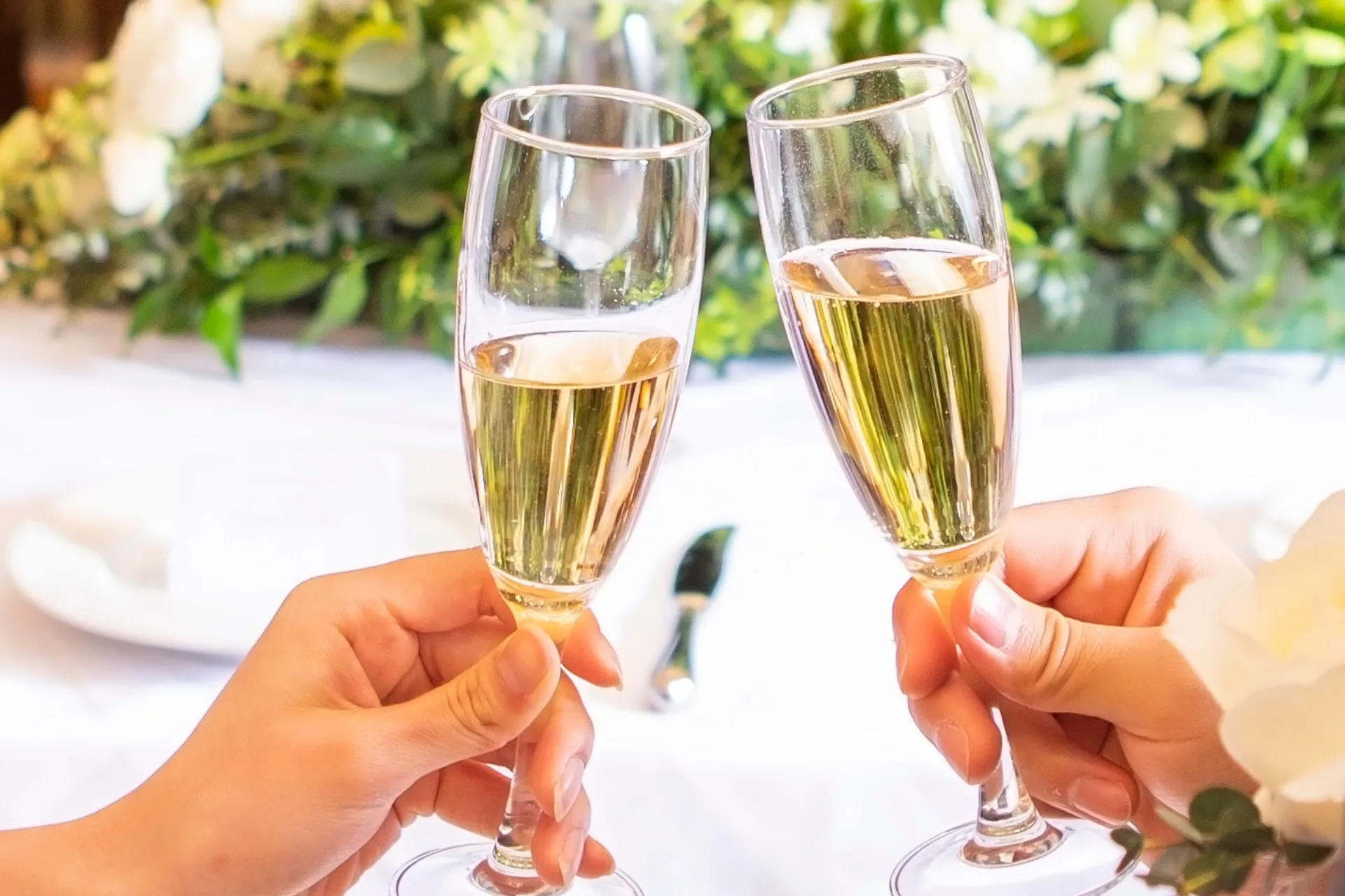 結婚式の二次会とは？披露宴との違いや内容、失敗しにくい進め方を紹介